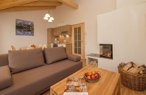 Mitterhofen House | Perfect Family Retreat in Zell am See with Sauna & Pool