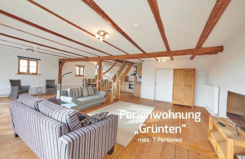 Herlazhofen Apartment | Guest Rated Ferienhof Allgäu with Family-Friendly Dining
