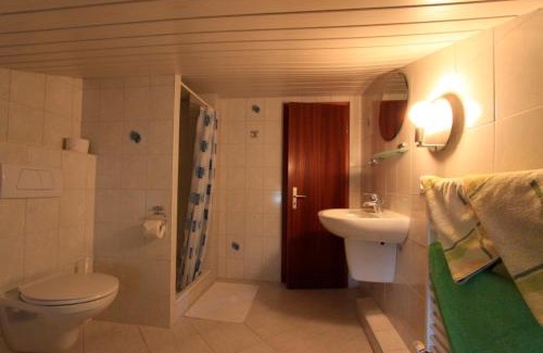 Bannesdorf Apartment | Discover Ferienhof Alte Mühle: Pet-Friendly Oceanfront Retreat