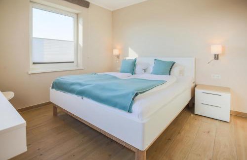 Sahrensdorf House | Experience Serenity at Ferienhof Büdlfarm - Wohlfühlhütte