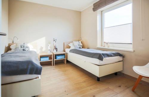 Sahrensdorf House | Experience Serenity at Ferienhof Büdlfarm - Wohlfühlhütte