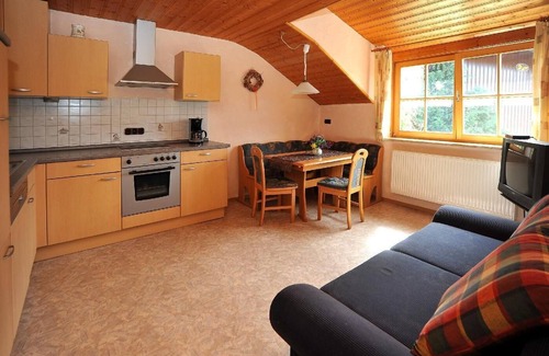 Opfenbach Apartment | Family-Friendly Ferienhof Fink with Kitchen & Breakfast