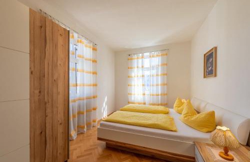 Tramin Apartment | Family-Friendly Ferienhof Franzelin with Pet Amenities
