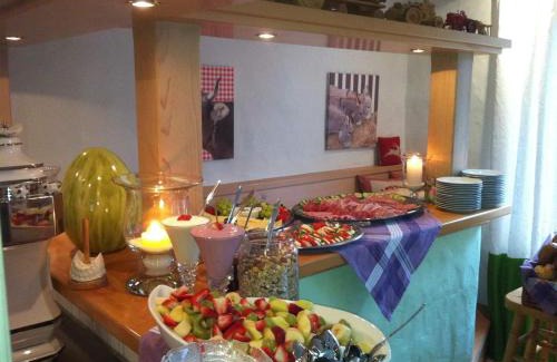 Brilon Apartment | Cozy Ferienhof Homann: Pet-Friendly with Ocean Views