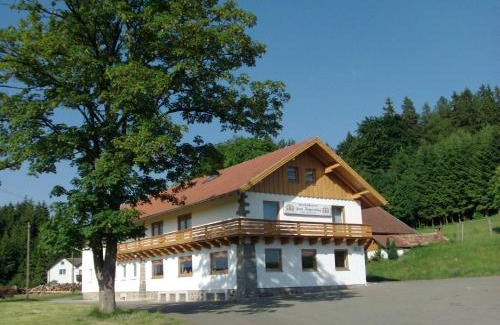 Waldmuenchen Apartment | Family-Friendly Ferienhof Jägersteig with Excellent Reviews