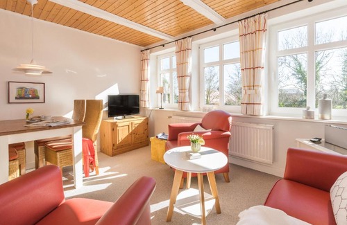 Fehmarn House | Ocean View Retreat: Ferienhof Kähler with Hot Tub & Breakfast