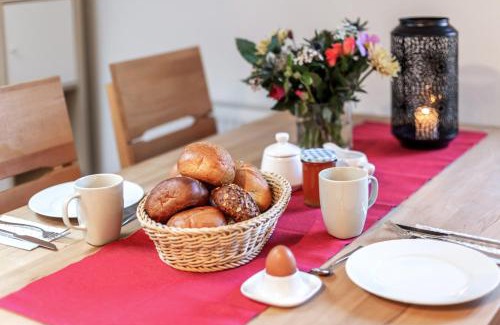 Wenkendorf Apartment | Pet-Friendly Ferienhof Marquardt with Oceanfront Pool