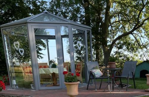 Werdum House | Relaxing Retreat at Ferienhof Renate Sassen with Hot Tub