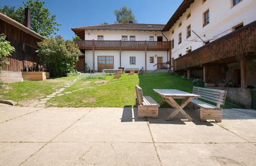 Eschlkam House | Family-Friendly Retreat at Ferienhof Schütz Awaits You
