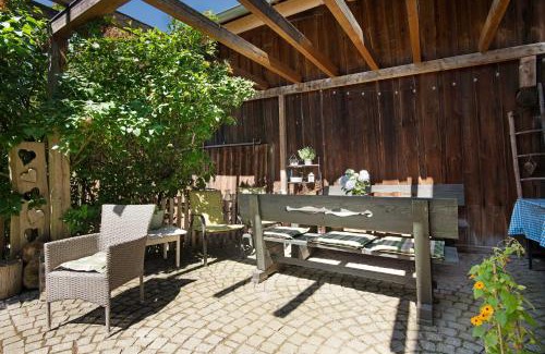 Eschlkam House | Family-Friendly Retreat at Ferienhof Schütz Awaits You