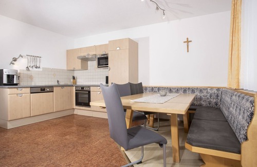 Gattererberg Apartment | Lake View Retreat: Ferienhof Sonnseitn with Spa & Breakfast
