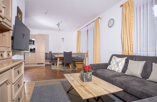Gattererberg Apartment | Lake View Retreat: Ferienhof Sonnseitn with Spa & Breakfast