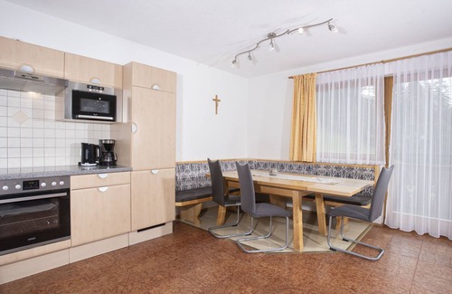 Gattererberg Apartment | Lake View Retreat: Ferienhof Sonnseitn with Spa & Breakfast