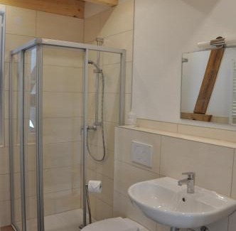 Waggershausen Apartment | Family-Friendly Getaway at Ferienhof Waggershauser