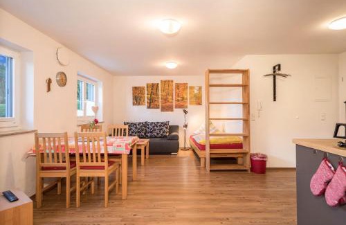 Neukirch Apartment | Family-Friendly Ferienhof Weber Wohnung Fichte - 9/10 Rated