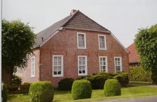 Timmel Apartment | Pet-Friendly Ferienhof Welsch Wohnung 2 with Ocean View