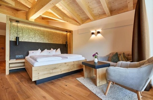 Hainzenberg Hotel | Discover Ferienhotel Jörglerhof: A 4-Star Family Retreat