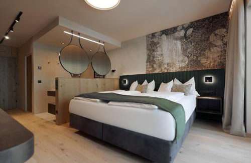 Hainzenberg Hotel | Pet-Friendly Retreat at Ferienhotel Jörglerhof - 4 Stars