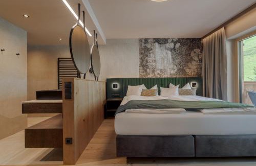 Hainzenberg Hotel | Pet-Friendly Retreat at Ferienhotel Jörglerhof - 4 Stars