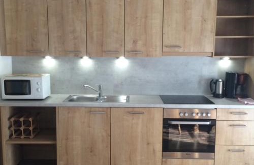 Medraz Apartment | Guest Rated 10/10 at Ferienlandhaus Höfer with Hot Tub
