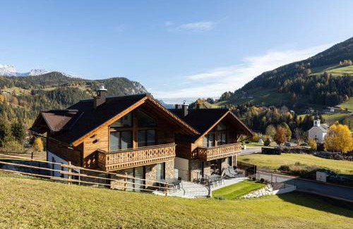 Forstau House | Experience Comfort at Ferienlodge Edelstein - 10/10 Rated!