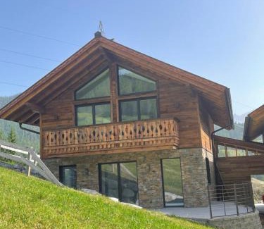 Forstau House | Experience Comfort at Ferienlodge Edelstein - 10/10 Rated!