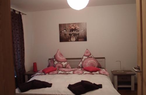 Salzhemmendorf Apartment | Pet-Friendly Retreat with Spa & Restaurant at Ferienlounge
