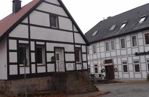 Salzhemmendorf Apartment | Pet-Friendly Retreat with Spa & Restaurant at Ferienlounge