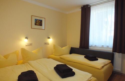Radebeul Apartment | Cozy Ferienobjekt beim Steinmetzen with Oceanfront Views