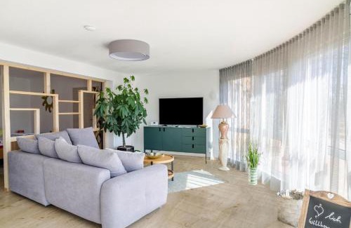 Owingen Apartment | Ideal Getaway: Ferienparadies Bodensee Fewo2 with Pool