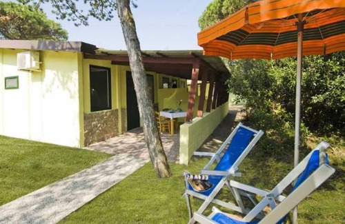 Rosolina Mare House | Cozy Ferienpark Rosapineta Chalet C2 with Ocean View