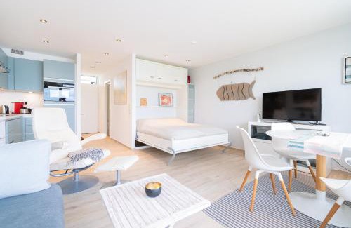 Sierksdorf Apartment | Beachfront Ferienpark Sierksdorf App 399 - Family Friendly Stay