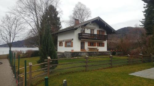 Egern House | Discover Ferientraum Kobellstrasse: 4-Star Oceanfront Escape