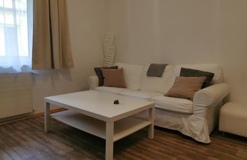 Unterdobling Apartment | Discover Sievering: Contactless Self-Check-In & Pool Access