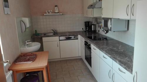 Burg-Dorf Apartment | Discover Ferienunterkunft "Zur Tenne": Family-Friendly Retreat