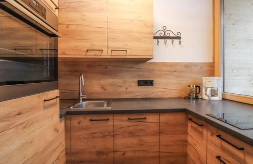 Maria Alm am Steinernen Meer Apartment | Comfortable Apartment Retreat with Pool and Spa Access