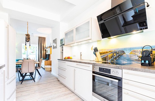 Prora Apartment | Spacious Oceanfront Apartment for 4 Guests in Binz