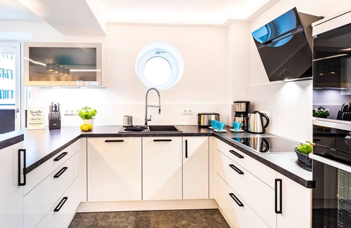 Prora Apartment | Cozy Oceanfront Apartment for 5 Guests in Binz Prora