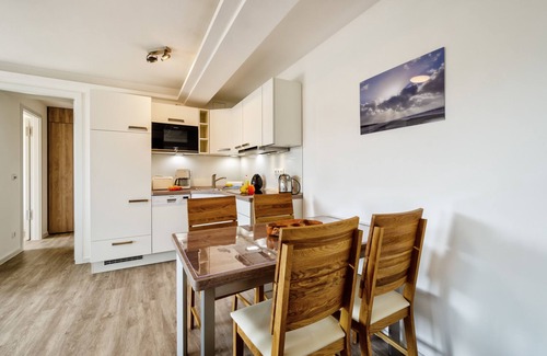 Prora Apartment | Cozy 55m² Retreat for Two in Binz with Ocean View