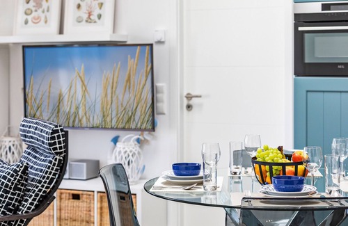 Prora Apartment | Cozy Retreat for 4 with Oceanfront Views in Binz OT Prora