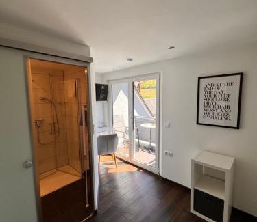 Valwig House | Family-Friendly Ferienweingut Rudorfer with Kitchen Access