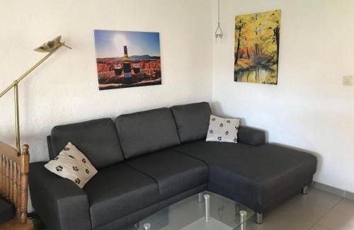 Gocklingen Apartment | Experience Weingut-Ferienhof Schäfer with Ocean View Bliss