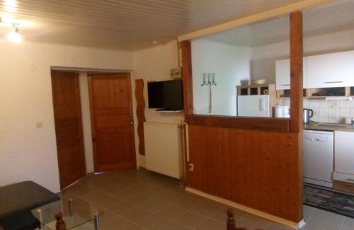 Gocklingen Apartment | Experience Weingut-Ferienhof Schäfer with Ocean View Bliss