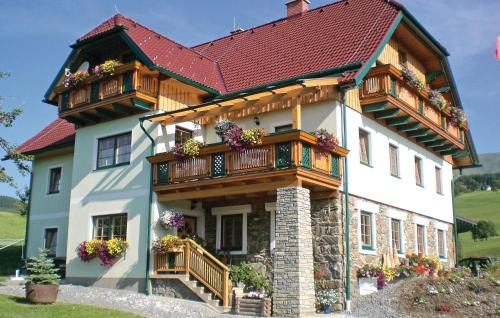 Sankt Peter am Kammersberg Apartment | Cozy Ferienwohnung with Infrared Cabin for Family Fun