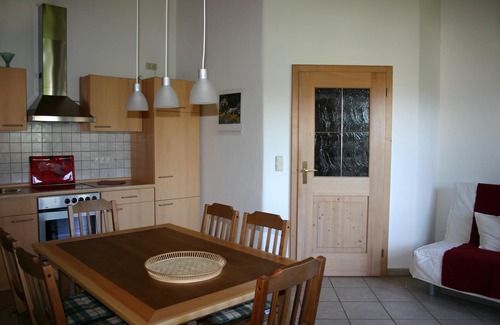 Breitbrunn a. Chiemsee Apartment | Guest Rated: Ideal 1-Bedroom Apartment for Families