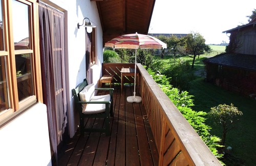 Breitbrunn a. Chiemsee Apartment | Guest Rated: Ideal 1-Bedroom Apartment for Families