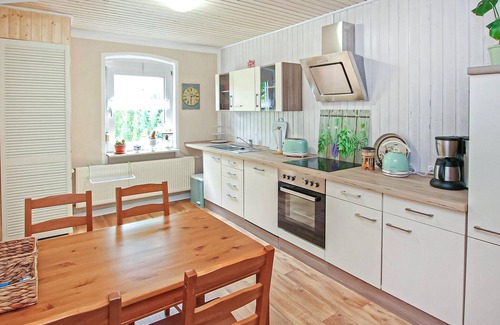 Muritz Apartment | Cozy 2-Bedroom Retreat with Spa and Lake View in Grabowhöfe