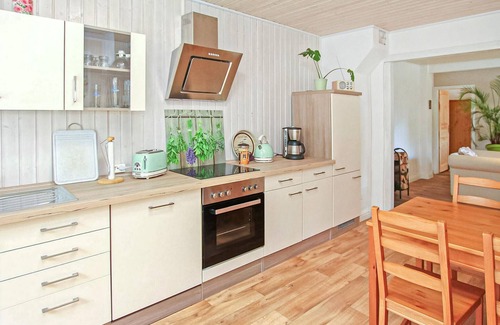 Muritz Apartment | Cozy 2-Bedroom Retreat with Spa and Lake View in Grabowhöfe