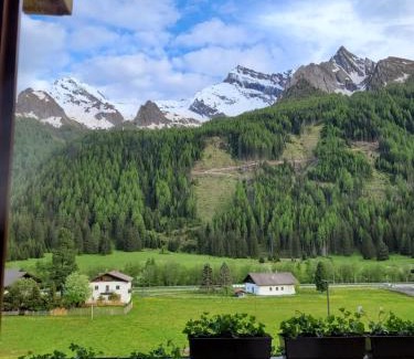 Val di Vizze Apartment | Budget-Friendly Ferienwohnung Pfitschtal with Family Amenities