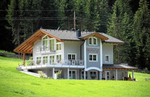 Sankt Leonhard im Pitztal Apartment | Family-Friendly Ferienwohnung Höllrigl with Kitchen Access